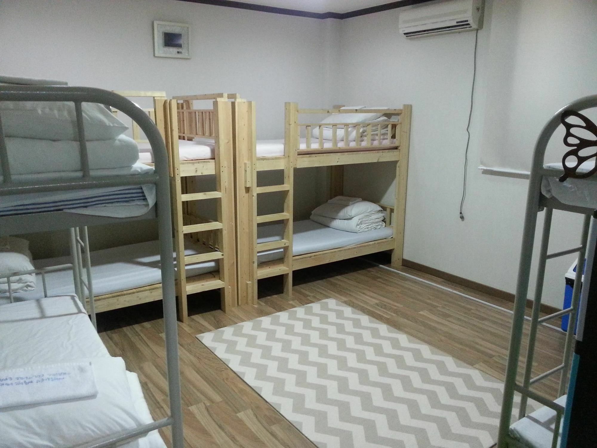 Hotel Backpackers' House Busan Esterno foto